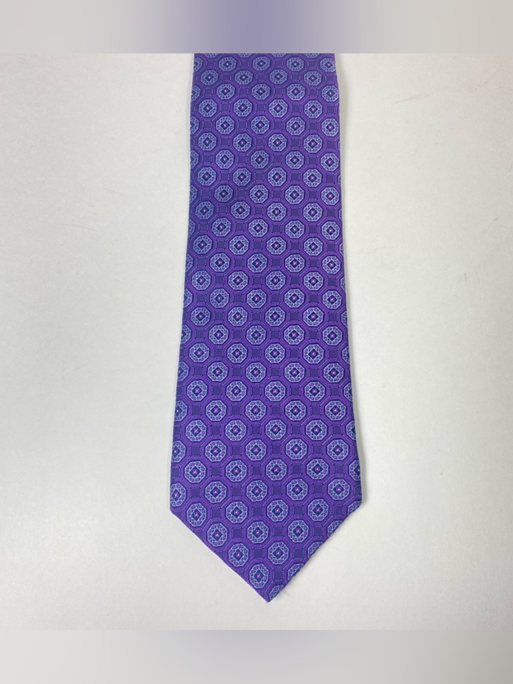 Daniel Cremieux Handmade In USA 100% Silk Men’s Tie Purple Geometric Medallion